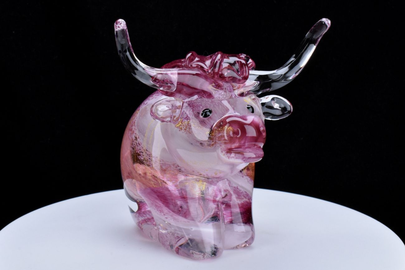 Art Glass Ruby and Gold Highland Cow