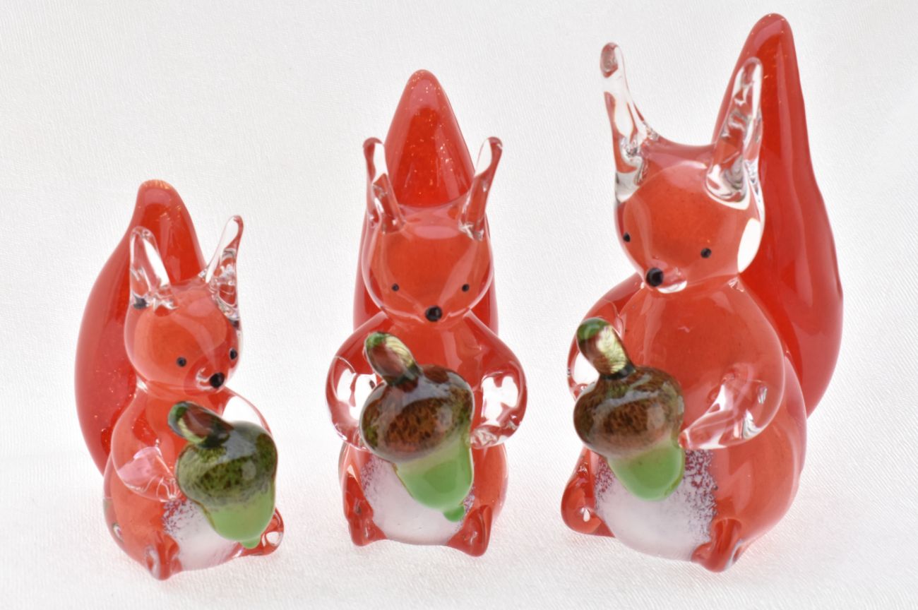 Art Glass Red squirrel with acorn